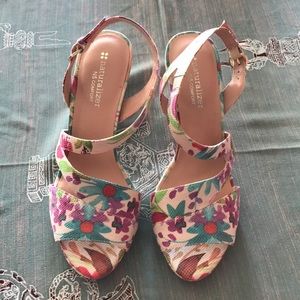 Naturalizer Impulse Size 7 Wide Floral Fabric